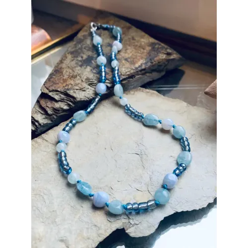 Aquamarin und Chalcedon Halskette