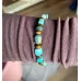 Dehnbares Armband mit echtem Türkis und Holzperlen