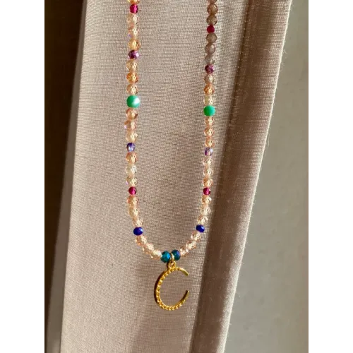 Halskette mit Zirkonia Perlen und Mond Anhänger