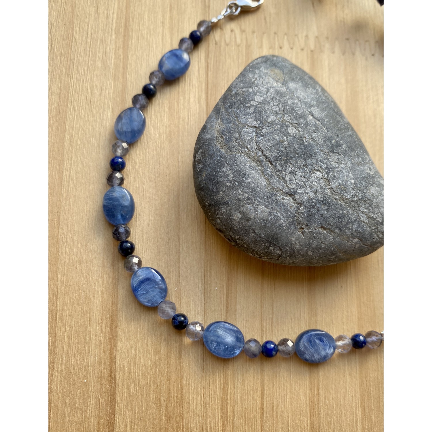 Disthen, Lapislazuli und Iolith Armband