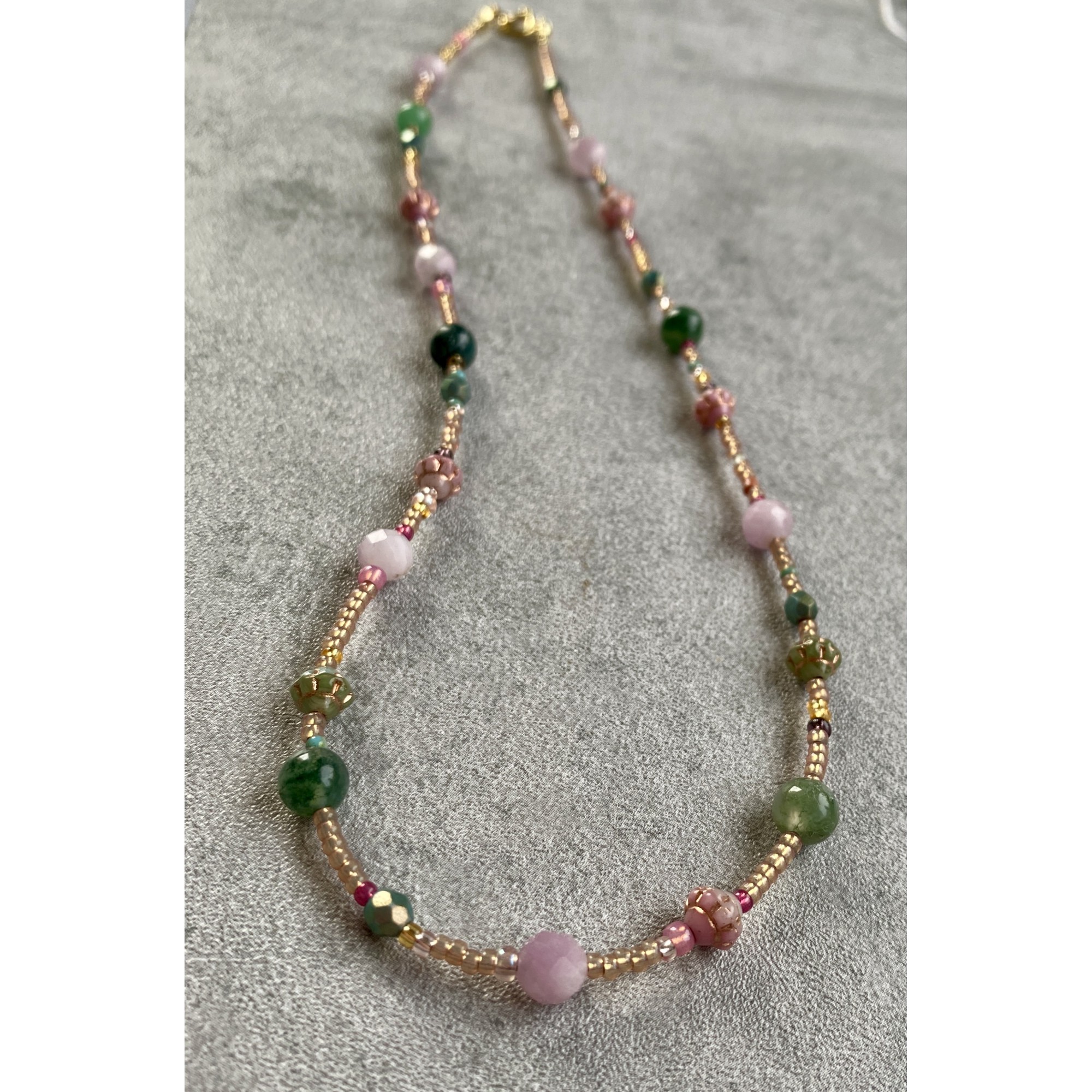 Moosachat und Kunzit Feenkette