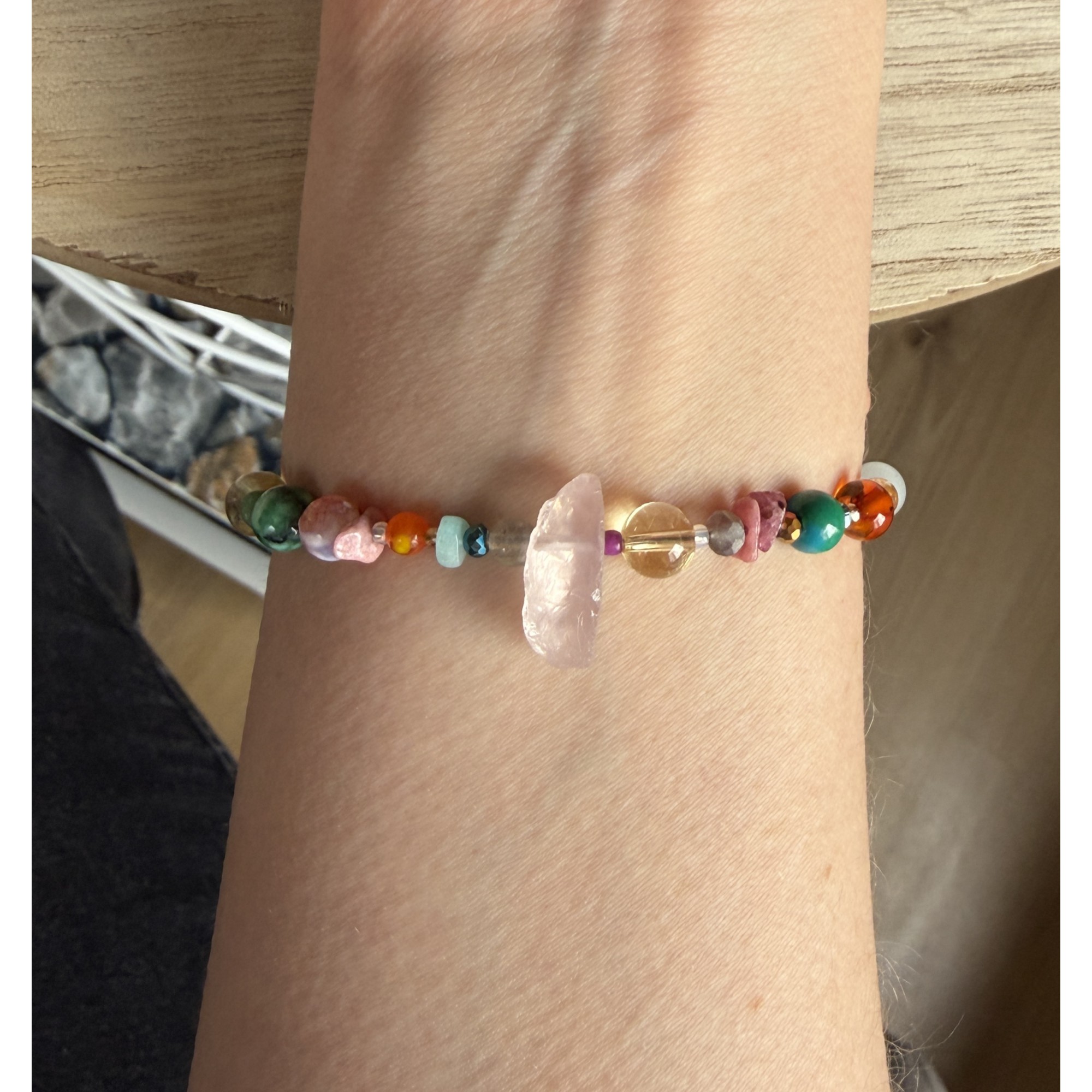 Rosenquarz Rohstein mit Buntem Perlenmix