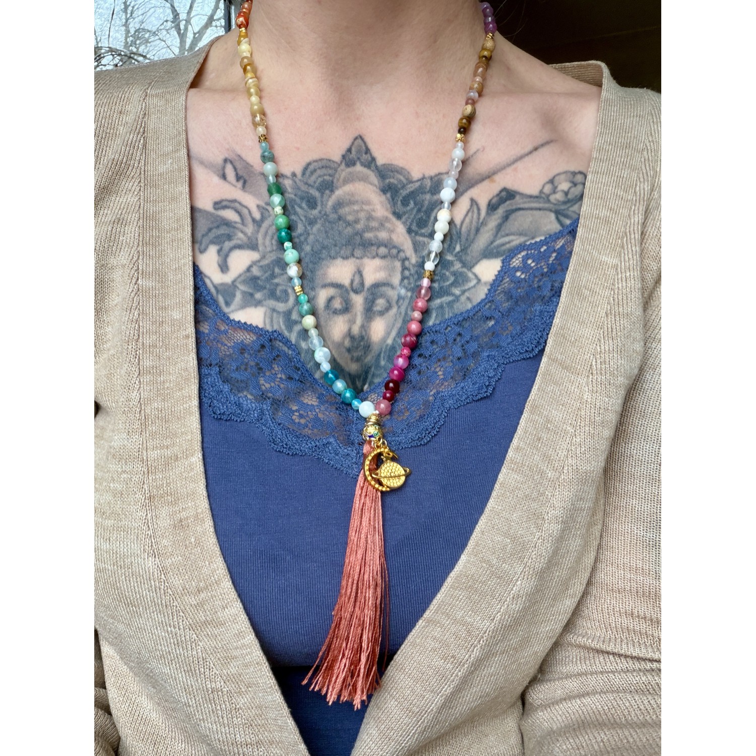 Edelstein Kette mit Quaste und Blümchen