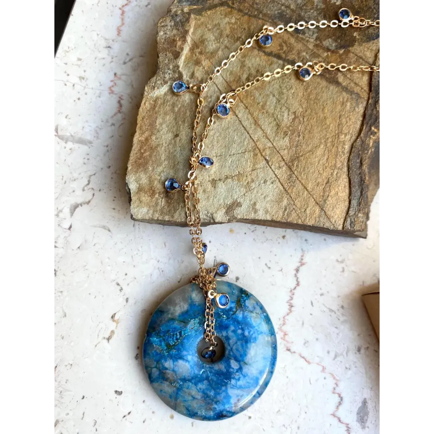 Shattuckit Donut mit Edelstahl Kette