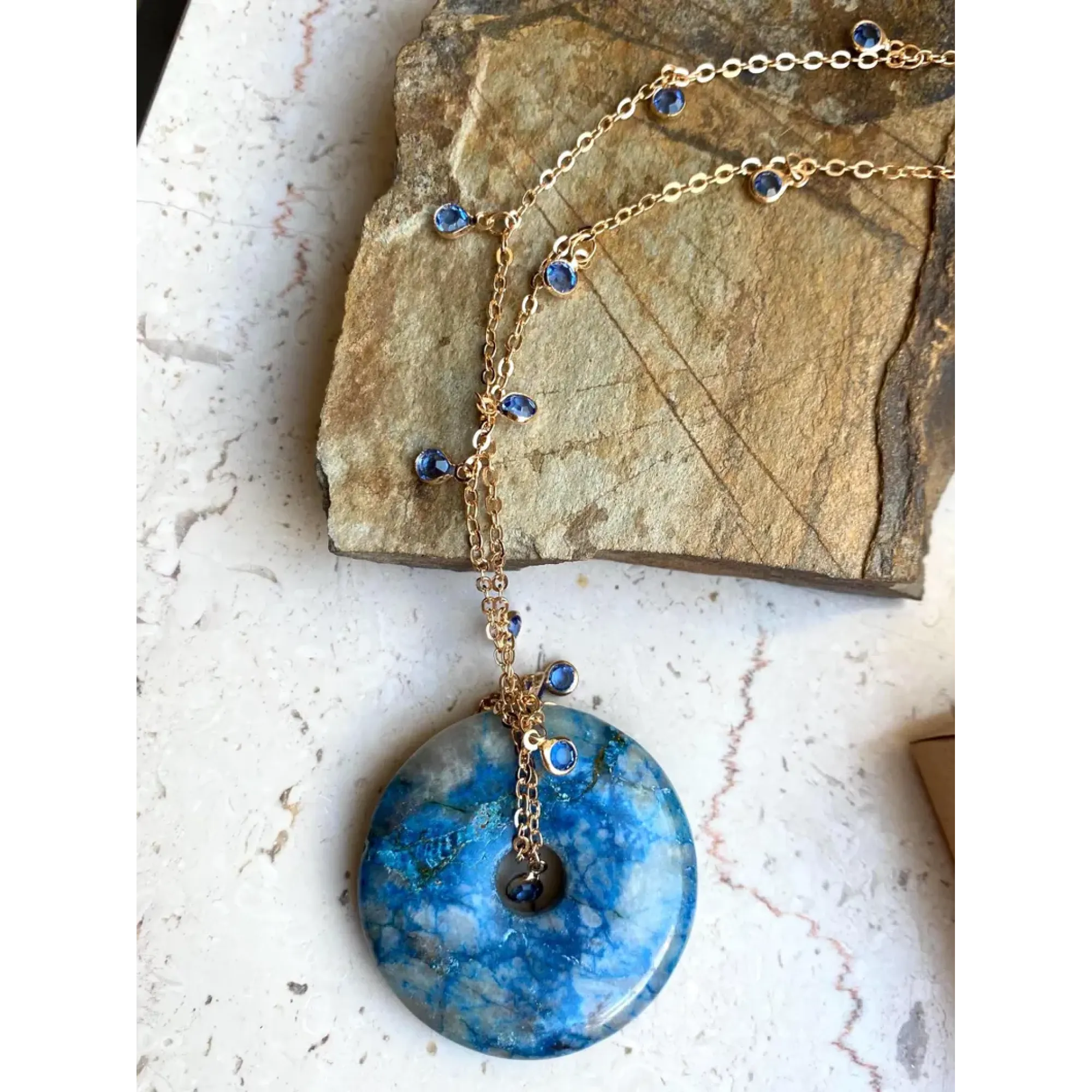 Shattuckit Donut mit Edelstahl Kette